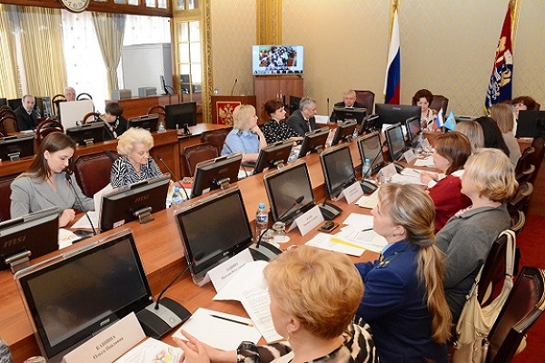 Дискуссия в Ивановской областной Думе по вопросам реализации имущественных прав несовершеннолетних