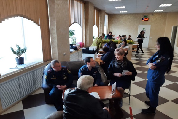 Информационная встреча с эвакуированными гражданами в ПВР в Доме-интернате «Лесное»
